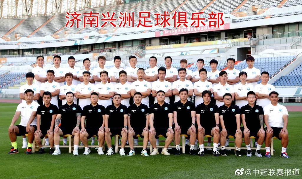 冠军足球1_飞阳第二届足球冠军_冠军足球