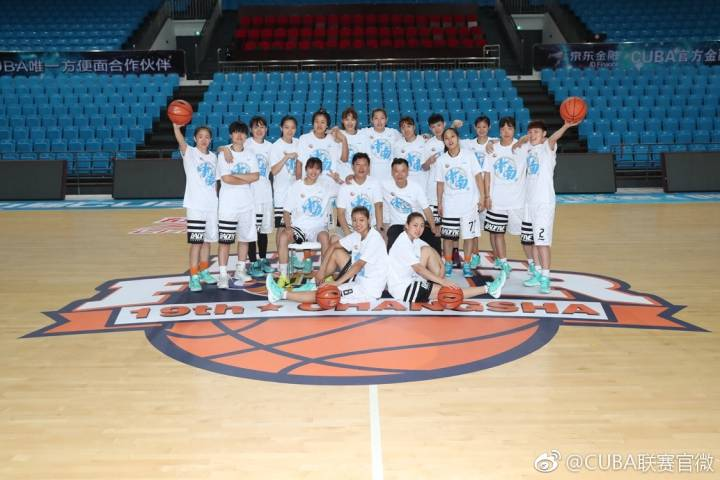 篮球许昌赛女子冠军高清视频_篮球许昌赛女子冠军高清图片_许昌二高女子篮球赛冠军