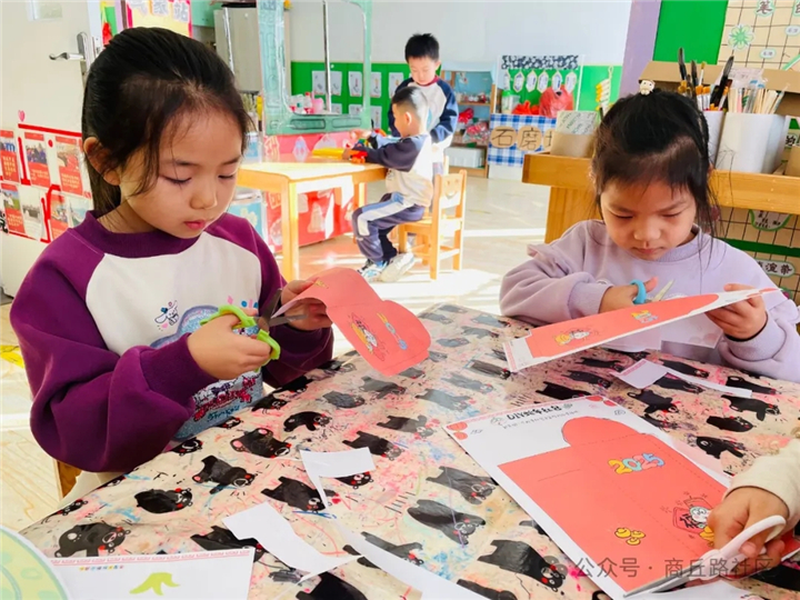 快乐生活趣事多_儿童快乐生活趣事_小孩子生活趣事