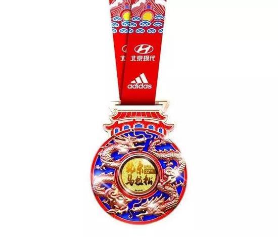 兰州马拉松奖牌2024年_兰州马拉松的奖牌_兰州马拉松奖牌图片2023