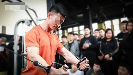 和健身房私教恋爱_健身房教练和私教区别_私教跟健身房关系