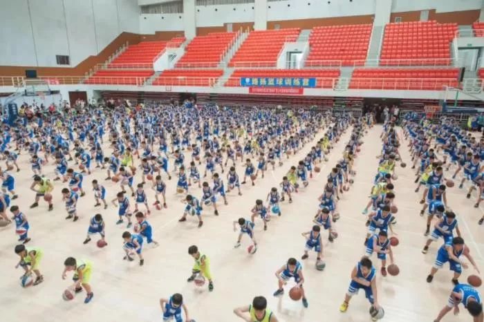 临淄中学篮球队_临淄区篮球联赛冠军_临淄篮球谁打的好