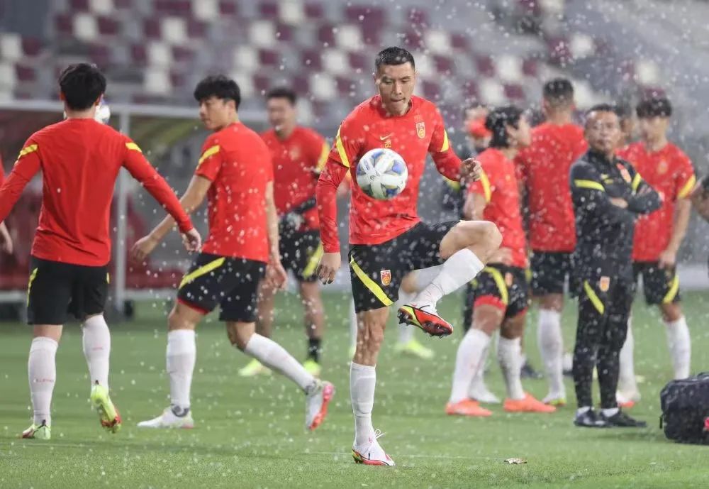 大连足球辉煌时期_大连历史上的足球比赛时间_大连足球战绩