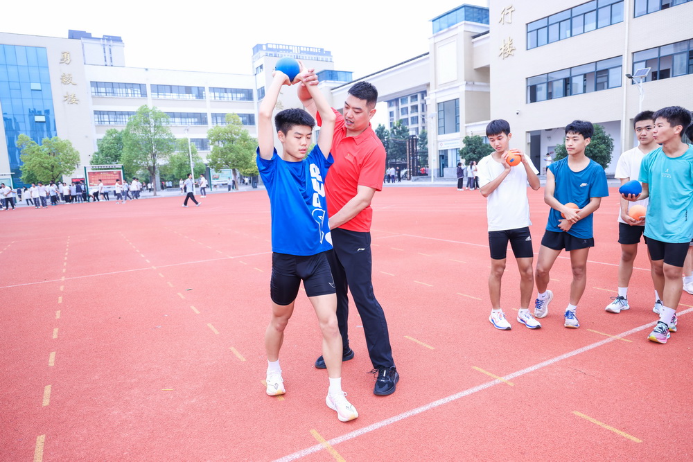 河南击剑锦标赛_河南小孩击剑项目冠军有谁_2019年河南省击剑比赛