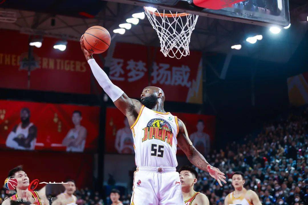 东北口音说篮球_东北篮球人才太多_东北篮球规则