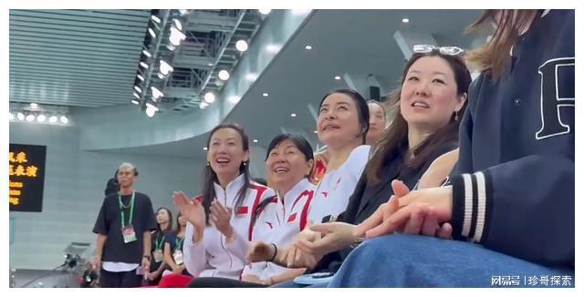 富豪嫁游泳冠军香港女星_嫁香港富豪的运动员_游泳冠军嫁香港富豪