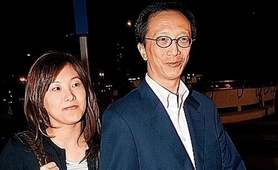 游泳冠军嫁香港富豪_游泳冠军嫁给香港富豪_富豪嫁游泳冠军香港电视剧