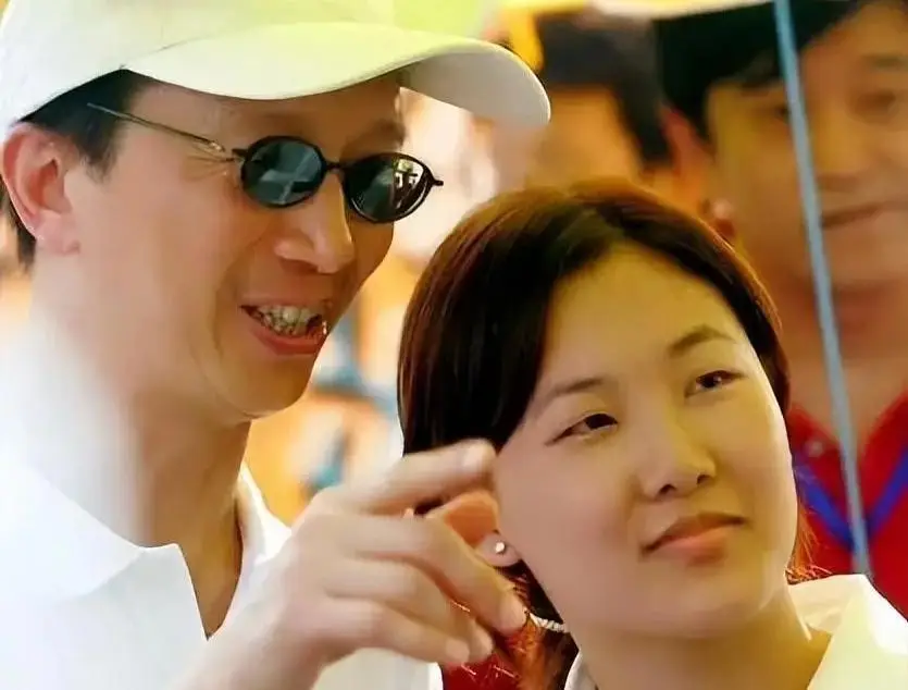 富豪嫁游泳冠军香港电视剧_游泳冠军嫁香港富豪_游泳冠军嫁给香港富豪