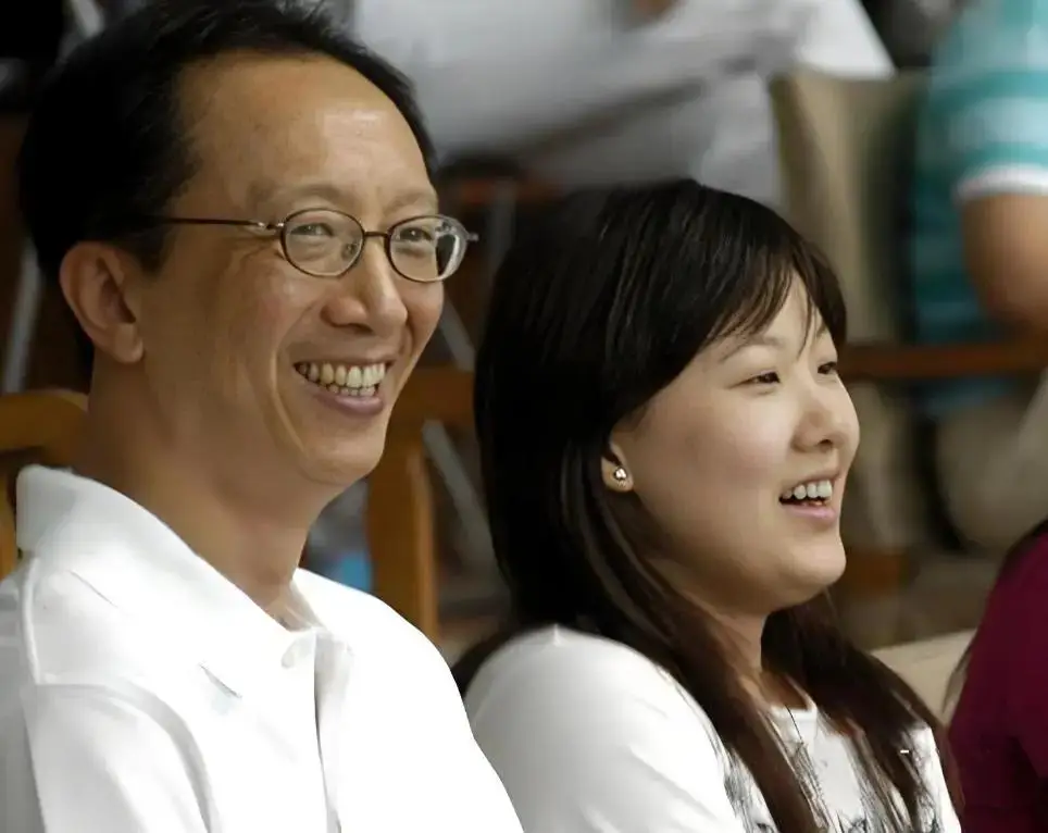 游泳冠军嫁香港富豪_嫁香港富豪的运动员_游泳冠军嫁给香港富豪