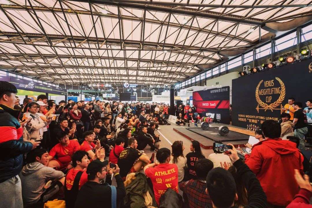 举重健美冠军图片_举重冠军和健美冠军谁力量大_健美举重冠军图片大全